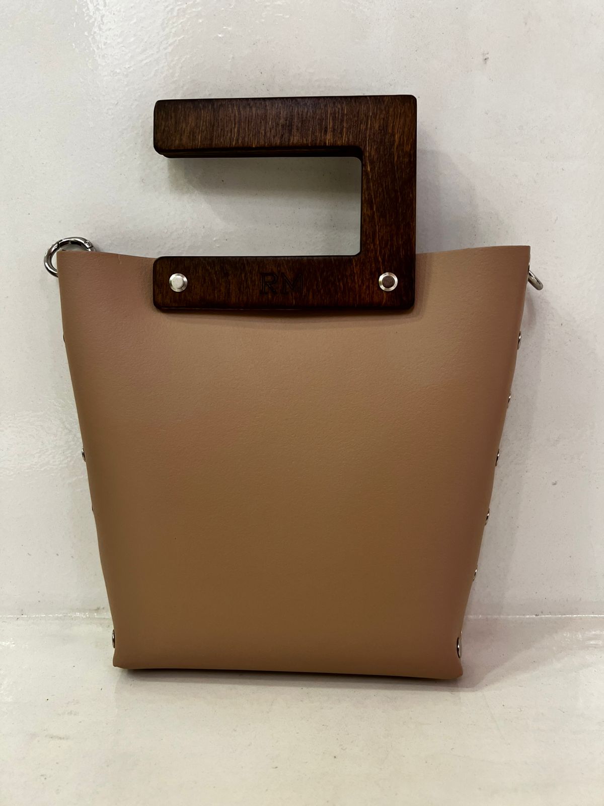 Croc-Effect Leather Bag with Geometric Wooden Handle