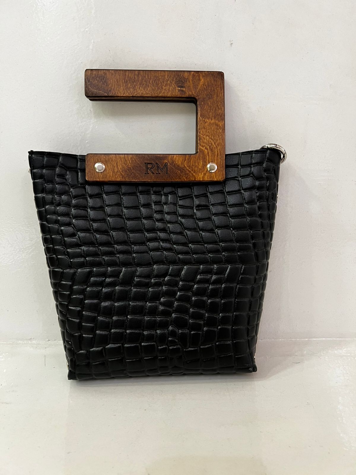 Croc-Effect Leather Bag with Geometric Wooden Handle
